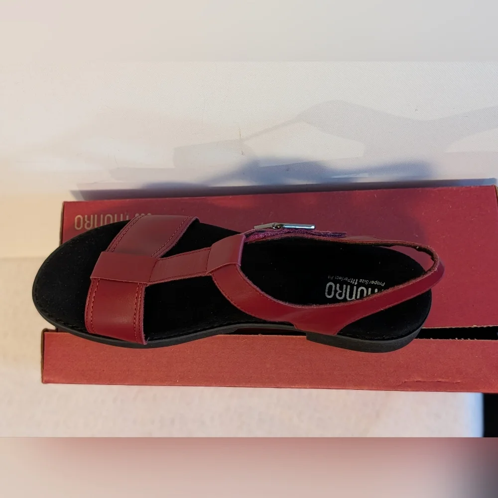 Munro Mel Red Leather T Strap Comfort Sandals Lug Sole Women’s 11M New Box
